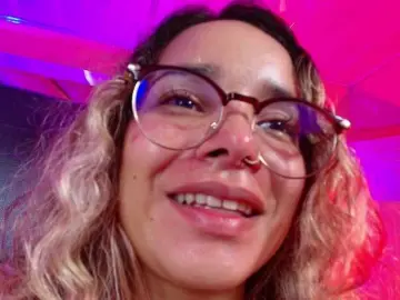 OliviaFox  live sex cam