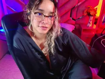 OliviaFox  live sex cam