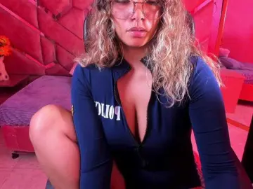 OliviaFox  live sex cam