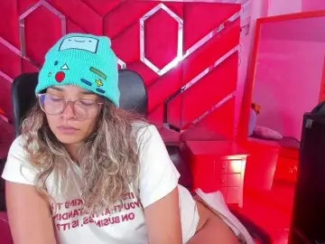 OliviaFox  live sex cam