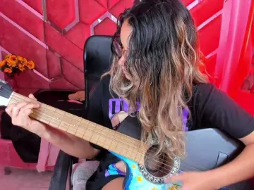 OliviaFox  live sex cam