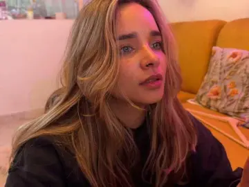 OliviaFox  live sex cam