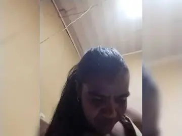 Royblackhot  live sex cam