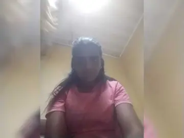 Royblackhot  live sex cam
