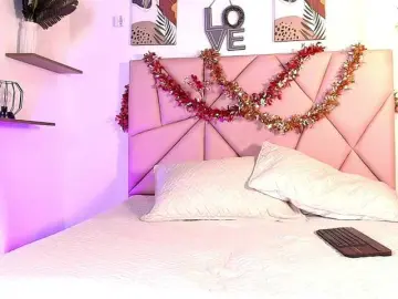 Emily-burton18  live sex cam