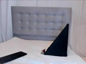 Xionelagatee  live sex cam