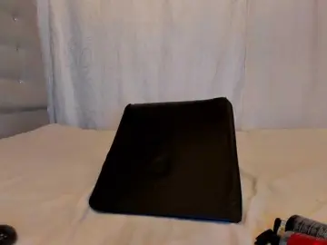 Xionelagatee  live sex cam