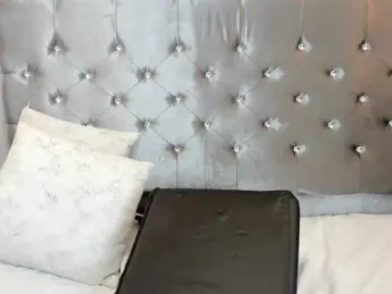 Xionelagatee  live sex cam