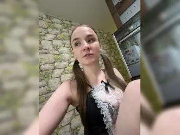 Bonny-Dee  live sex cam