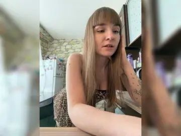 Bonny-Dee  live sex cam