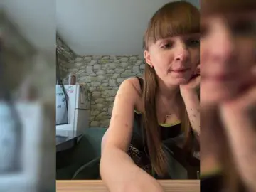 Bonny-Dee  live sex cam