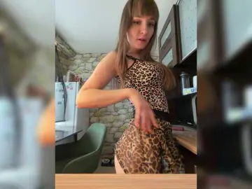 Bonny-Dee  live sex cam