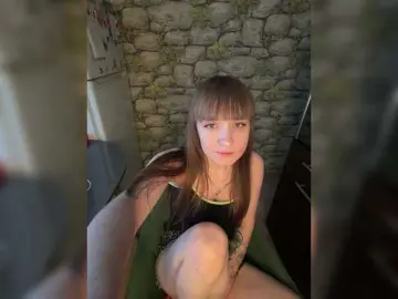 Bonny-Dee  live sex cam