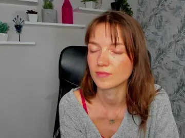 KiraBliss  live sex cam