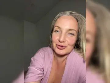 MonikaFoxys  live sex cam