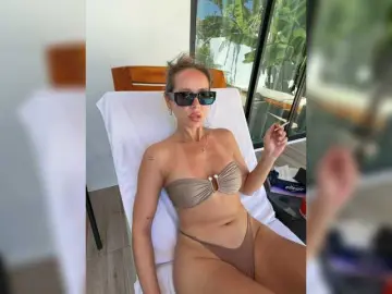 Meow-777  live sex cam