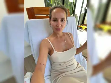 Meow-777  live sex cam