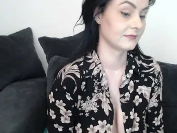 Prettywomen  live sex cam