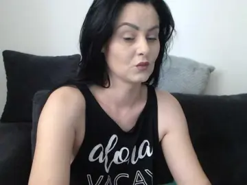 Prettywomen  live sex cam