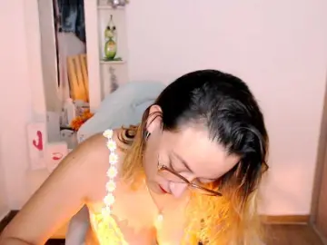 Maryline-w  live sex cam