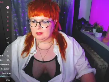 BigLesbians  live sex cam