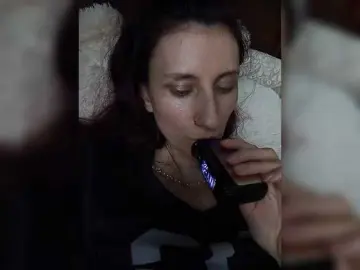 Kitty2044  live sex cam