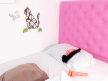 Barbarahills21  live sex cam