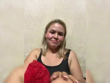 LunaLatin  live sex cam