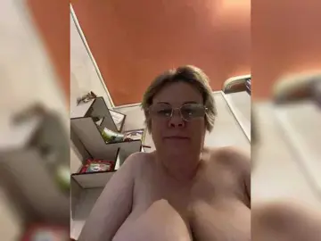 Sexi45  live sex cam