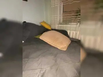 SweetLoveKiss  live sex cam