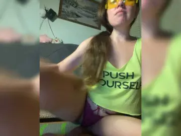 SweetLoveKiss  live sex cam