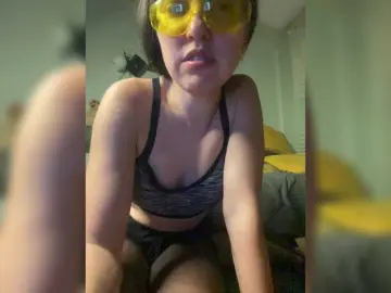SweetLoveKiss  live sex cam