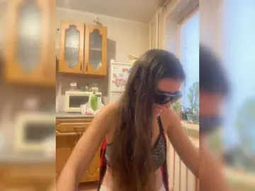 SweetLoveKiss  live sex cam