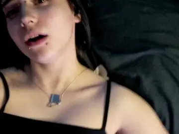 CatherynDowns  live sex cam