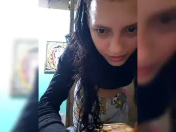 Esmeralda-2petit  live sex cam