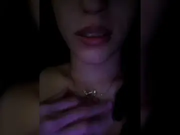 Esmeralda-2petit  live sex cam