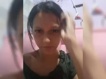 Esmeralda-2petit  live sex cam