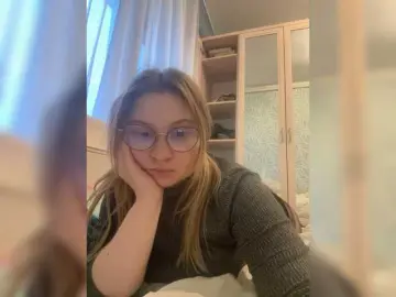 Lino4Ka17  live sex cam
