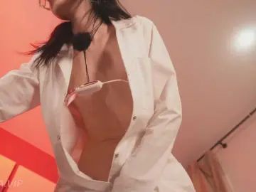 Nikki-Gia  live sex cam