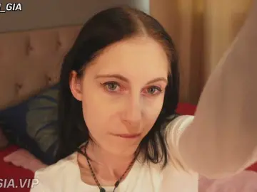 Nikki-Gia  live sex cam