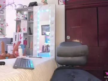 Rapunzell--  live sex cam