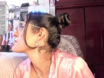 Rapunzell--  live sex cam