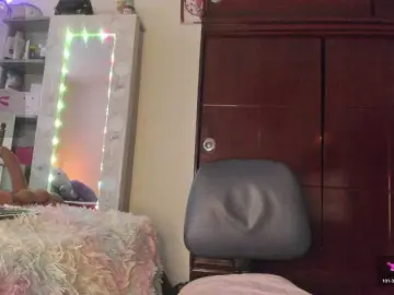 Rapunzell--  live sex cam