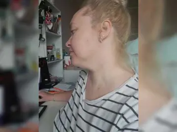 Viola27  live sex cam
