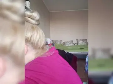 Viola27  live sex cam