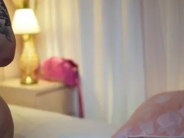 AdelineMoon  live sex cam