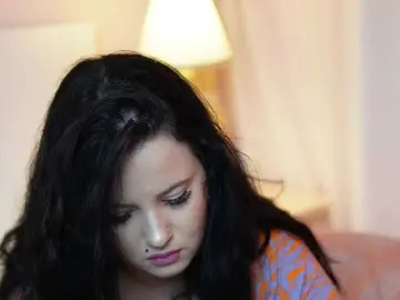 AdelineMoon  live sex cam