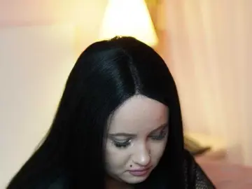 AdelineMoon  live sex cam