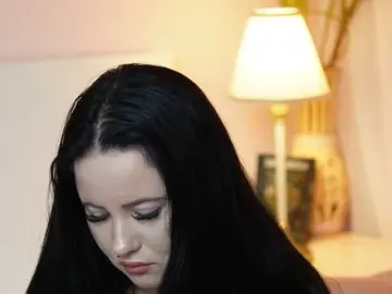 AdelineMoon  live sex cam