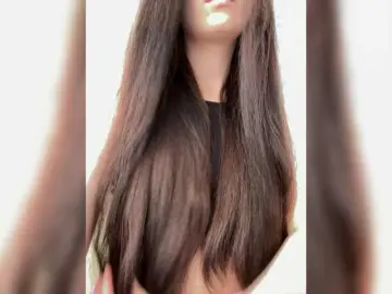 Alisia4  live sex cam